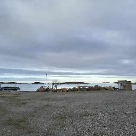 6 Person In Dyrvik
