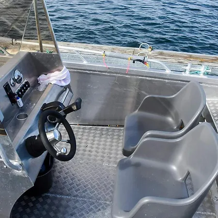 6 Person In * Dyrvik