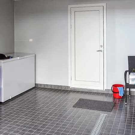 6 Person In Semesterbostad Dyrvik