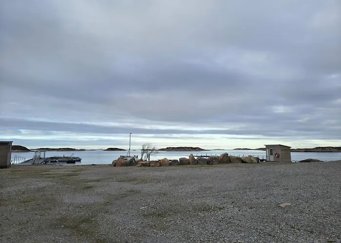 6 Person In Dyrvik